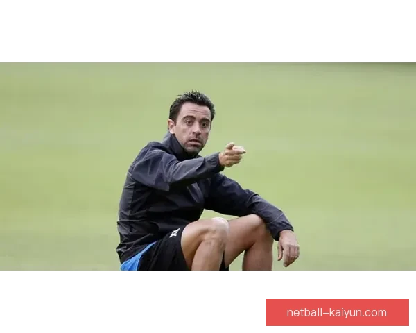 克鲁伊夫控球模式在现代足球中的影响逐渐显现，值得关注的战术演变。