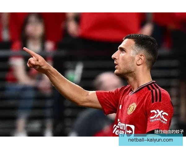 马奎尔在球队防线中的作用持续提升，展现出稳健的防守能力。