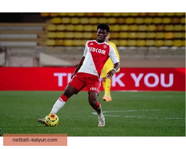 雷吉纳中场组织持续提升，球队战术表现备受关注